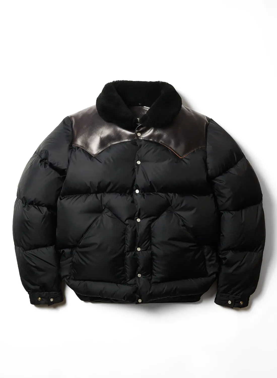美品AKM×ロッキーマウンテン希少XL定価10.2万円クリスティーダウンベスト黒 Rocky Mountain Featherbed】ロッキーマウンテンフェザーベッド