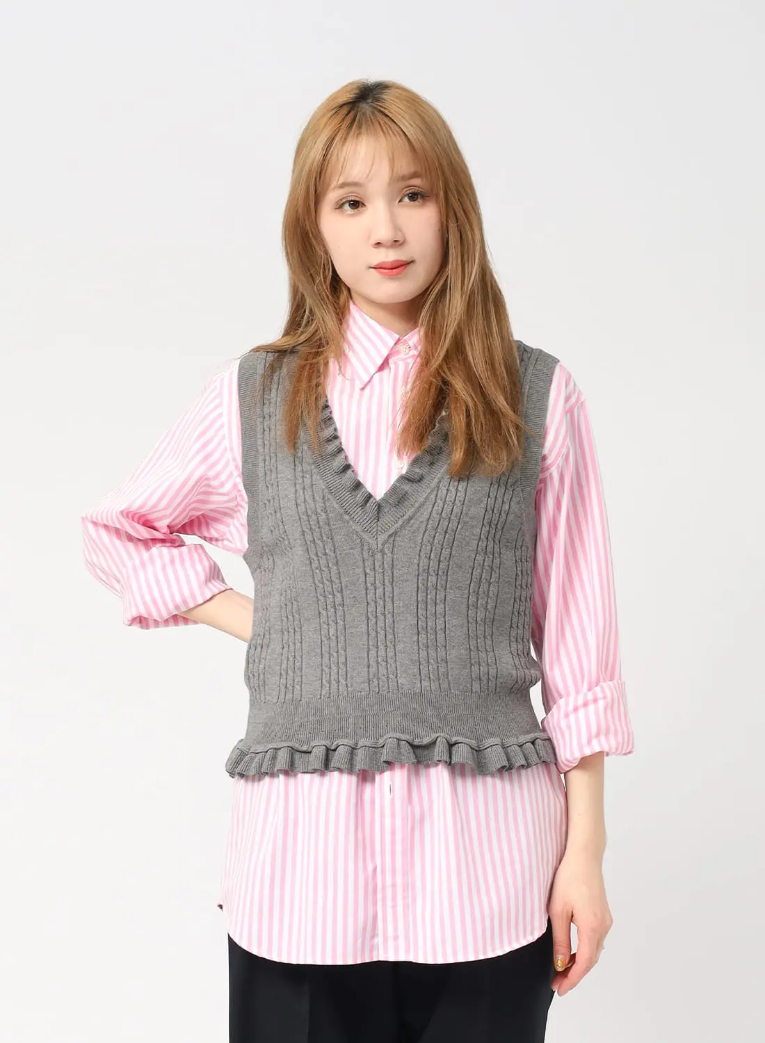 RHODOLIRION(ロドリリオン)/CABLE STITCH SLEEVELESS SWEATER