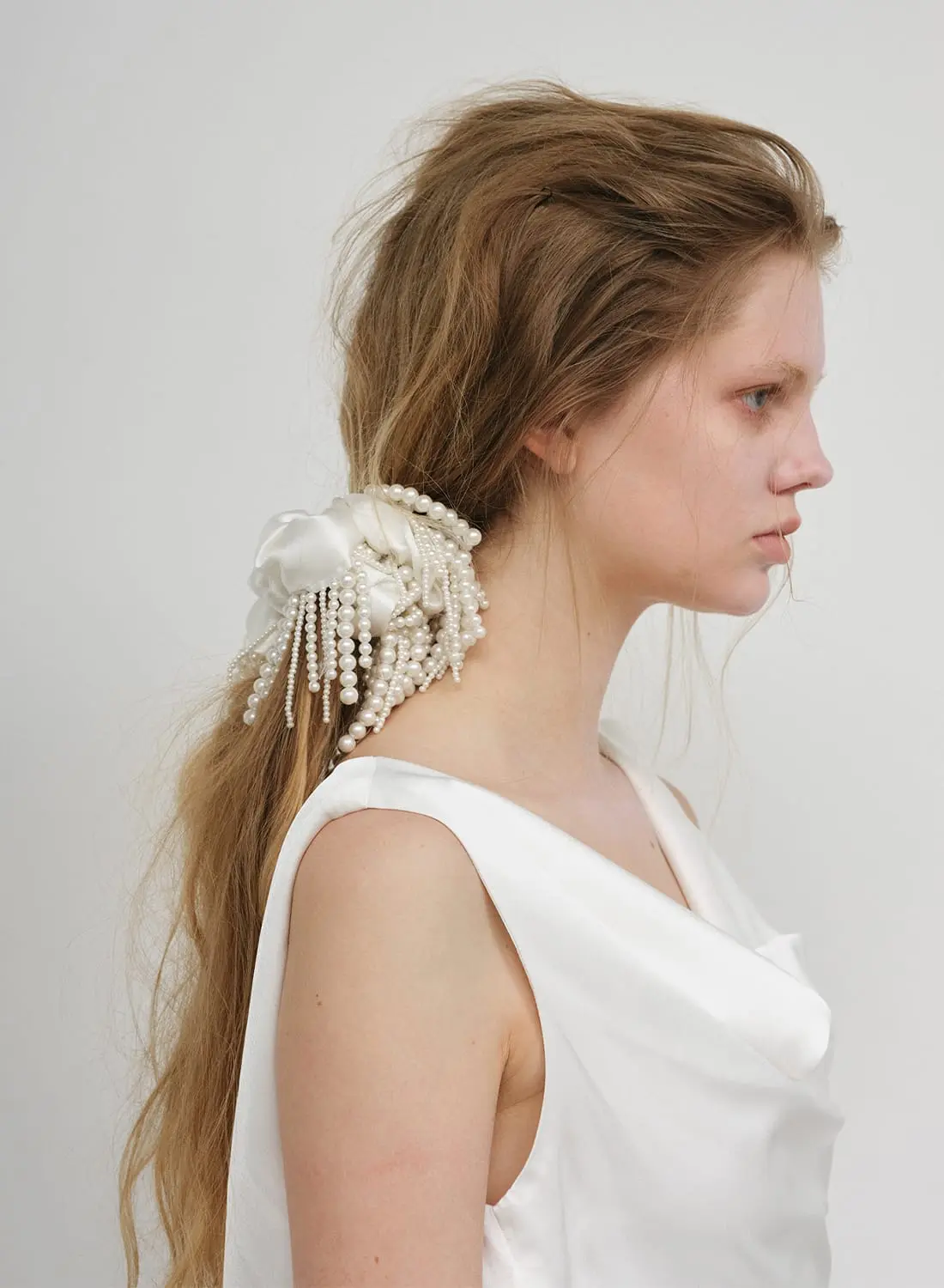 年末のプロモーション特価！ heyep(ヘイップ)/Silk ビーズド Scrunchie(シルク Fringe Beaded ヘアアクセサリー