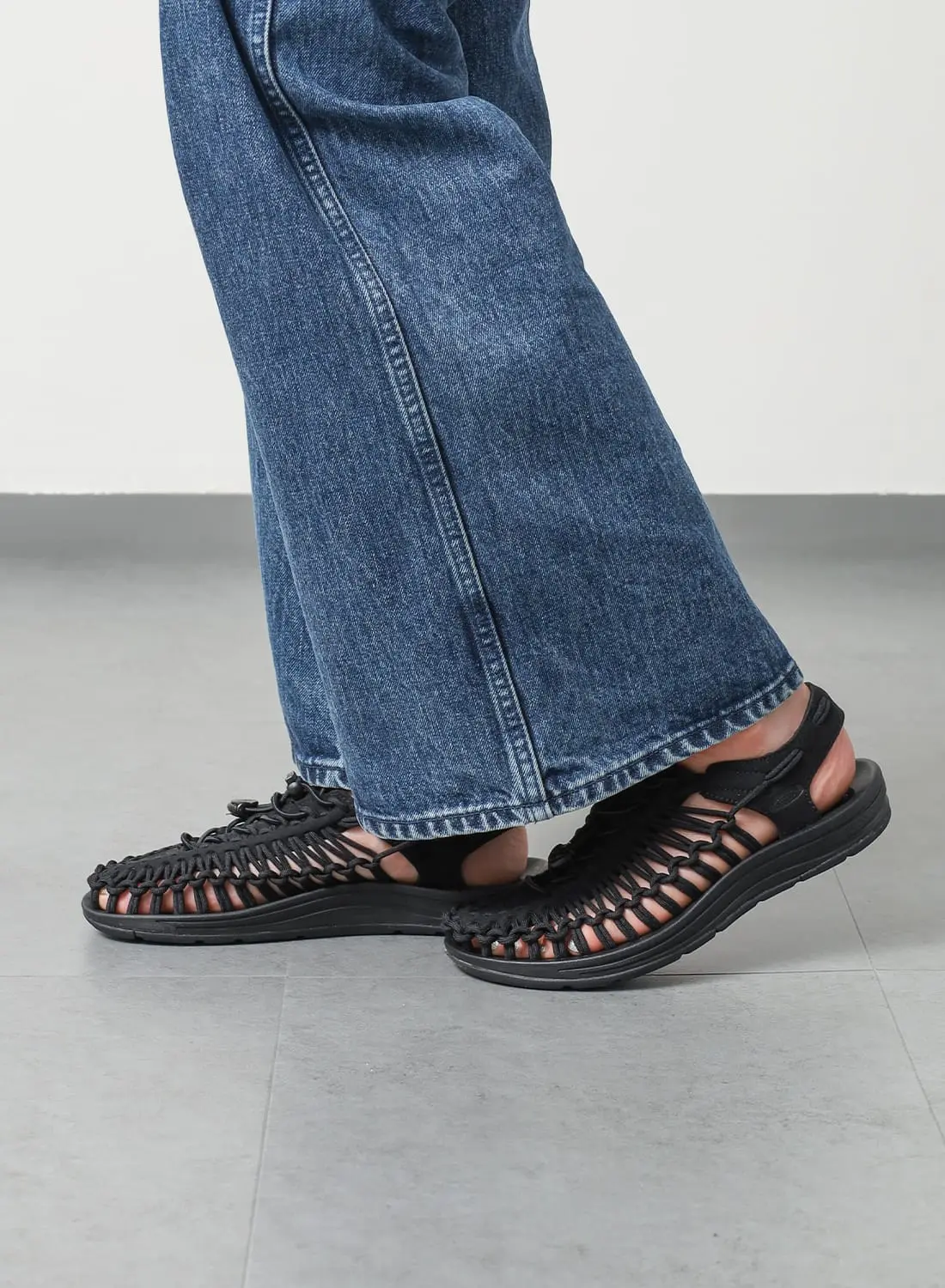 KEEN キーン ウィメンズ ユニーク UNEEK サンダル スニーカー