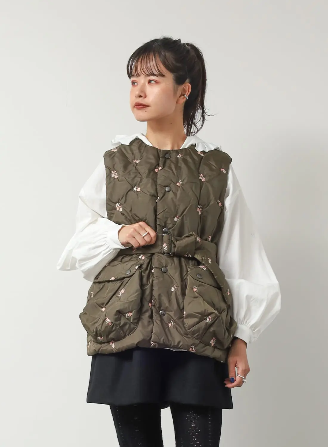 ロドリリオン　パディングベスト PADDED VEST - ORIGINAL FLORAL PATTERN EMBROIDERY|パディッド ベスト