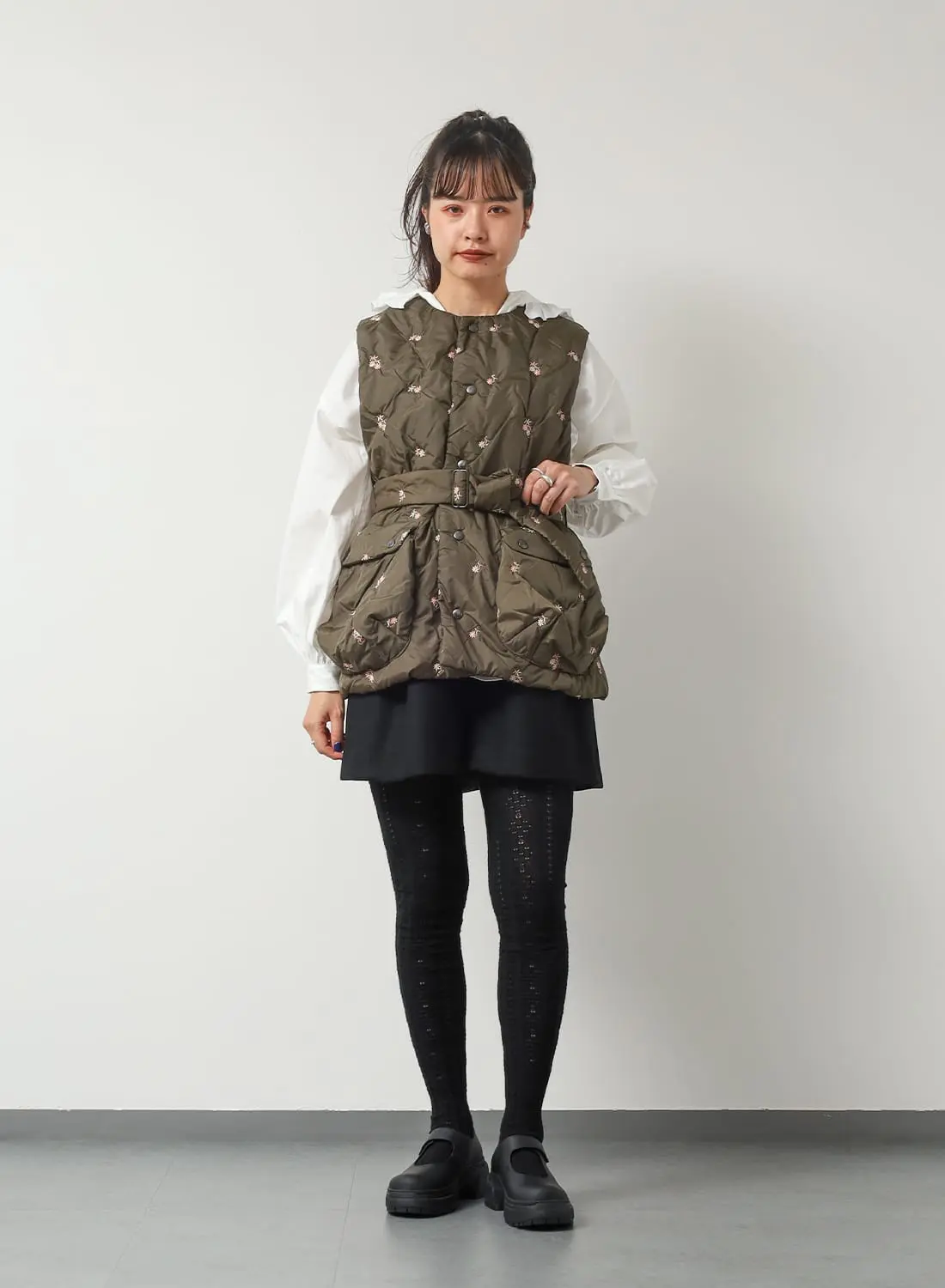 PADDED VEST - ORIGINAL FLORAL PATTERN EMBROIDERY|パディッド ベスト