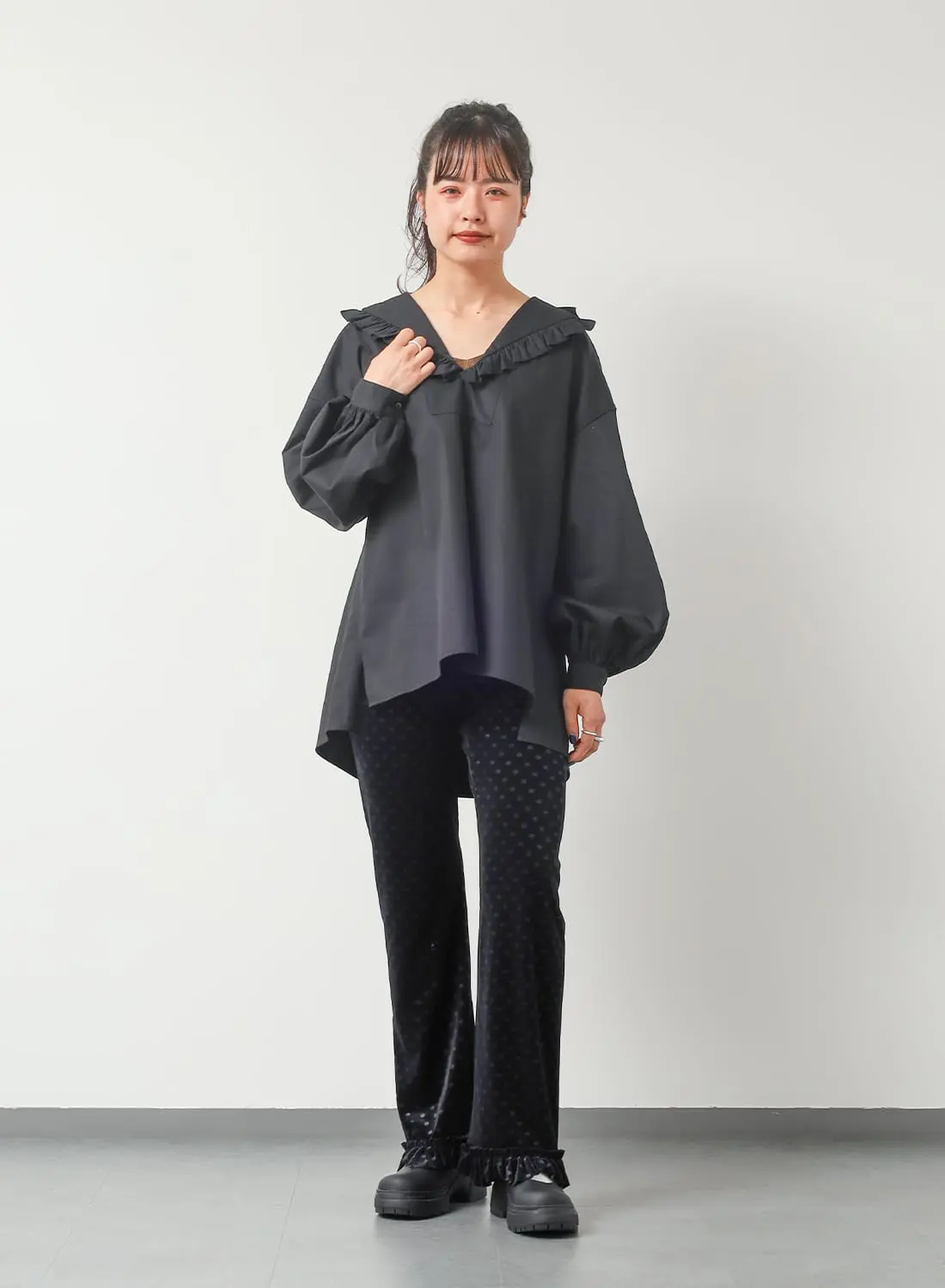 美品 RhodolirioN フリルパンツ 黒 ロドリリオン RhodolirioN (ロドリリオン) Frill Pant - Cutwork (カット