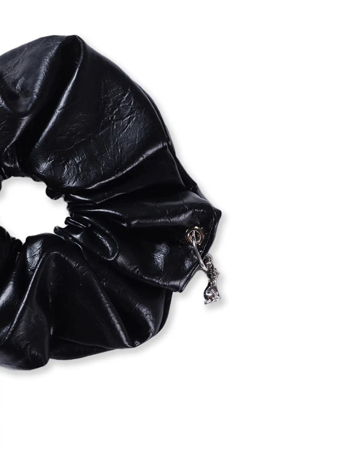 CAT CHARM FAUX LEATHER SCRUNCHIE|キャットチャームフォウレザー