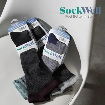 昔から脚がむくみやすくて、しかも冷え性。
どれくらいむくむかというと押すとへこんで戻らない、あの図工の粘土みたいな感じ。夕方の自分の足を見るのが嫌になる日もありました。

そんな私にとって必需品なのが着圧ソックス。

医療用から寝るとき用、ツボ押し系まで、気になるものは片っ端から試してきました。
いわゆる「着圧ソックス難民」状態だったのですが、ようやく“落ち着く場所”が見つかったんです。

それが SockWell（ソックウェル）。